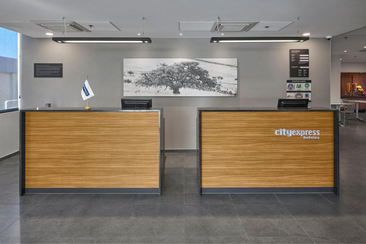 City Express By Marriott Τολούκα Εξωτερικό φωτογραφία